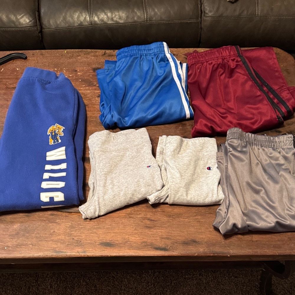 Lot of girls/boys active bottoms. 6 pairs in great condition.